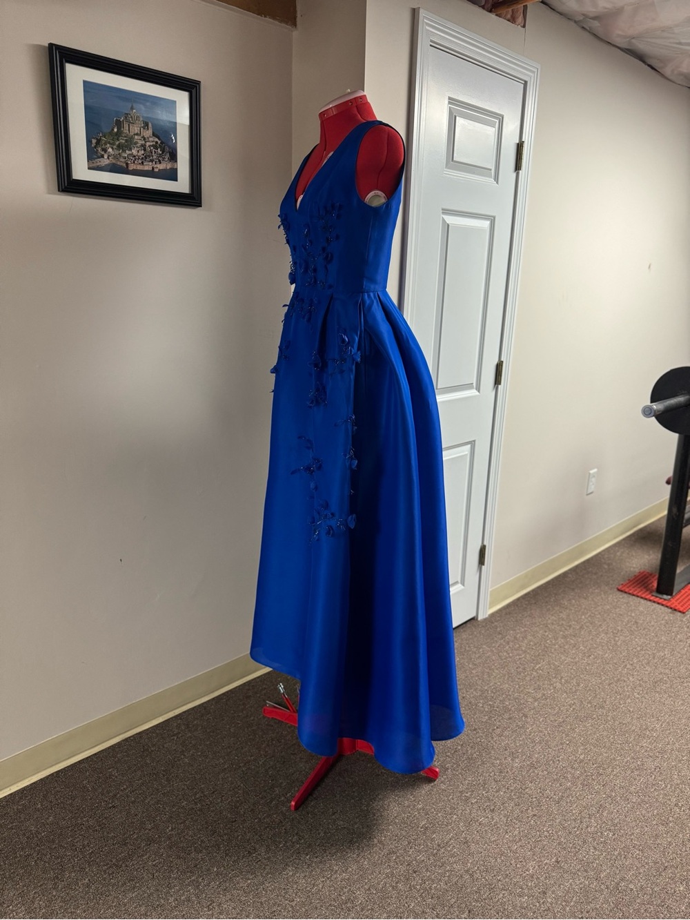 Carolina Herrera SILK Royal Blue V-Neck 3D Floral Evening Gown - Picture 8 of 8